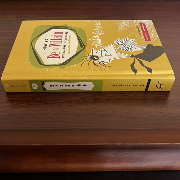 ✨3/$25✨ “How To Be A Villain” Handbook - Picture 4 of 10